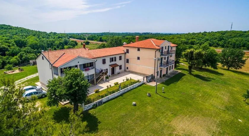 Lovely House LINDI in Poreč - Image 1