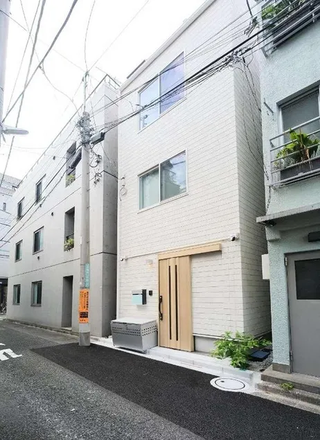 Urban House Hatagaya - Image 1