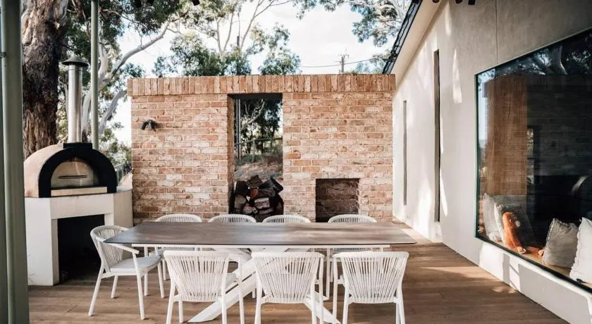 Suyapto House - Image 1