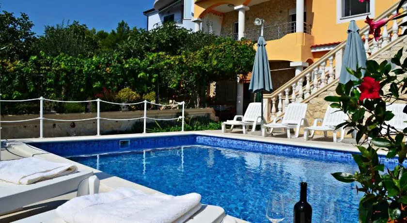 Apartments Villa RA - Image 1