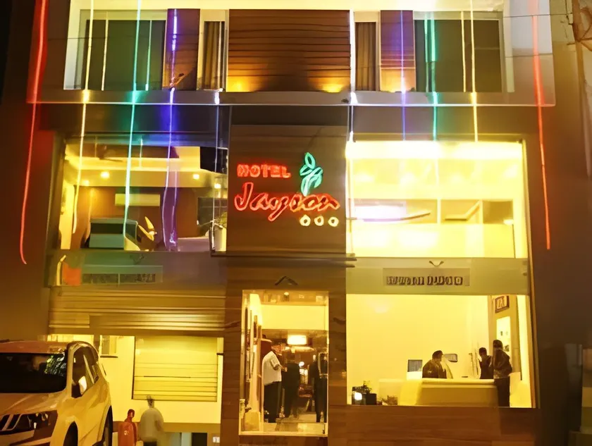 Hotel Jayson - Image 1