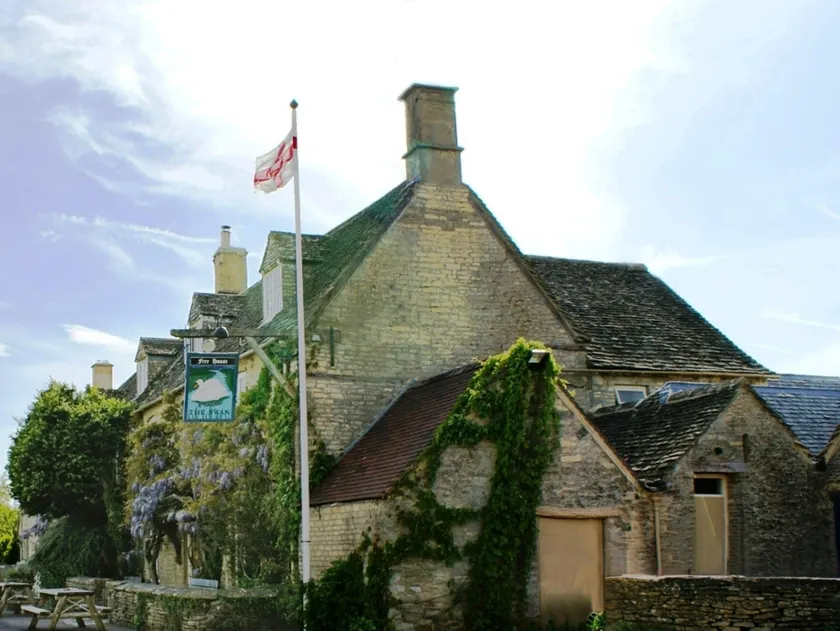 The Swan Inn Swinbrook - Image 1