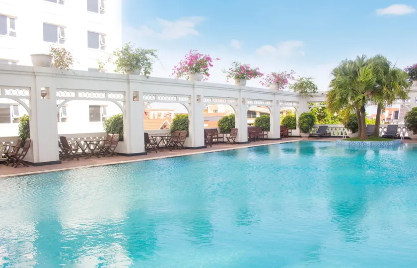 Pearl River Hotel - Image 1