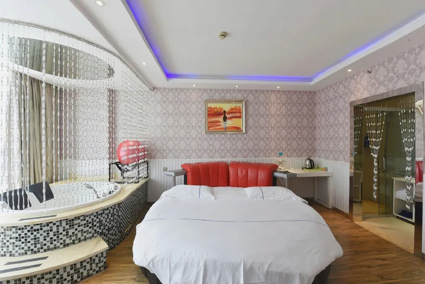 Chaohu Pinshang Holiday Hotel - Image 1
