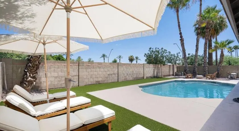3BD 2BA Cool and Relaxing Home w Pool! - Image 1