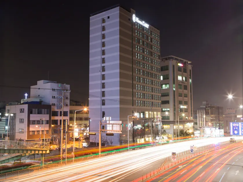 Hotel L'art Gimpo - Image 1