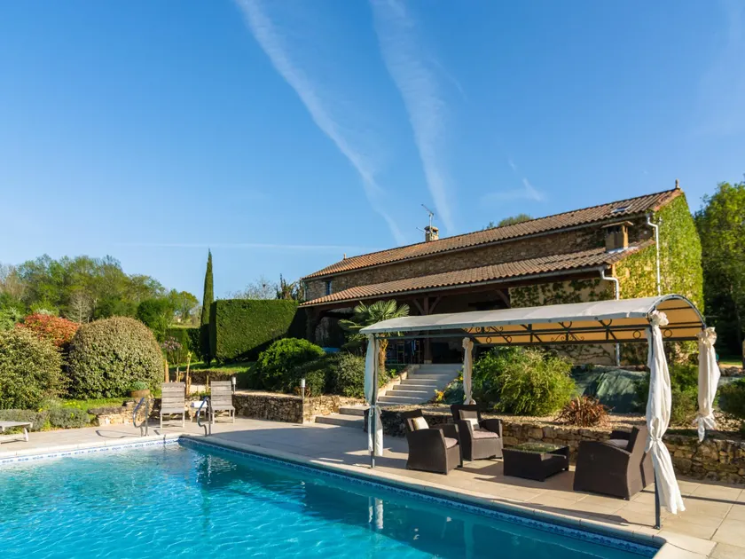 Poolside Haven in Salles - Image 1
