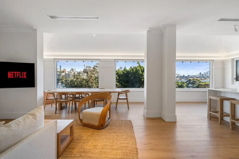 Executive 2BR Apt with Balcony near Yarranabbe Park - Image 1
