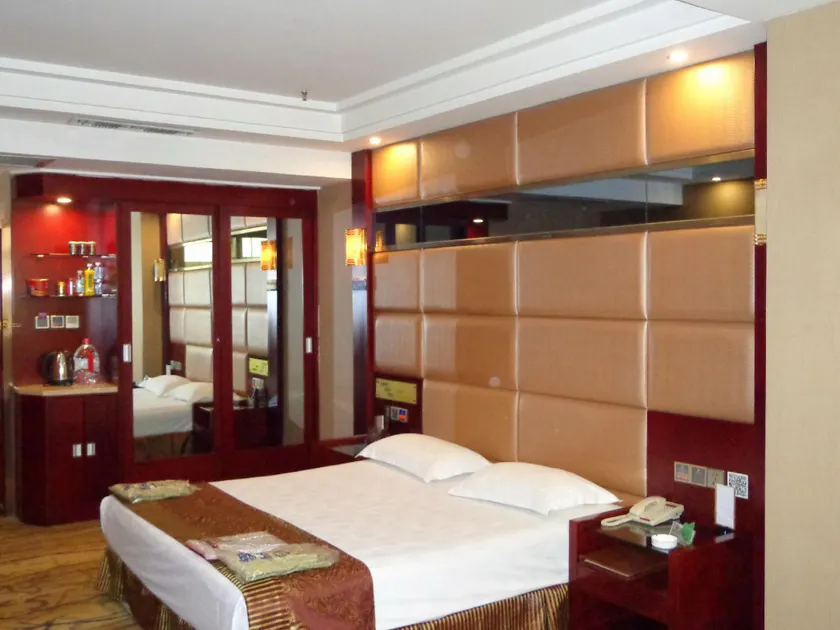 Ziguang Hotel - Image 1