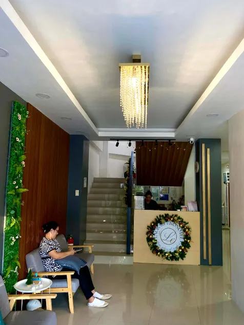 Lagkaw Ekonotel - Image 1