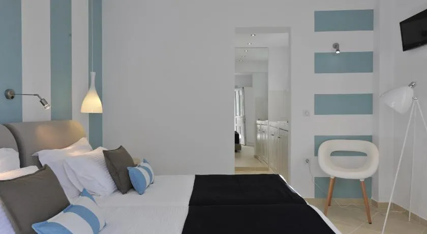 Romantica Suites - Image 1
