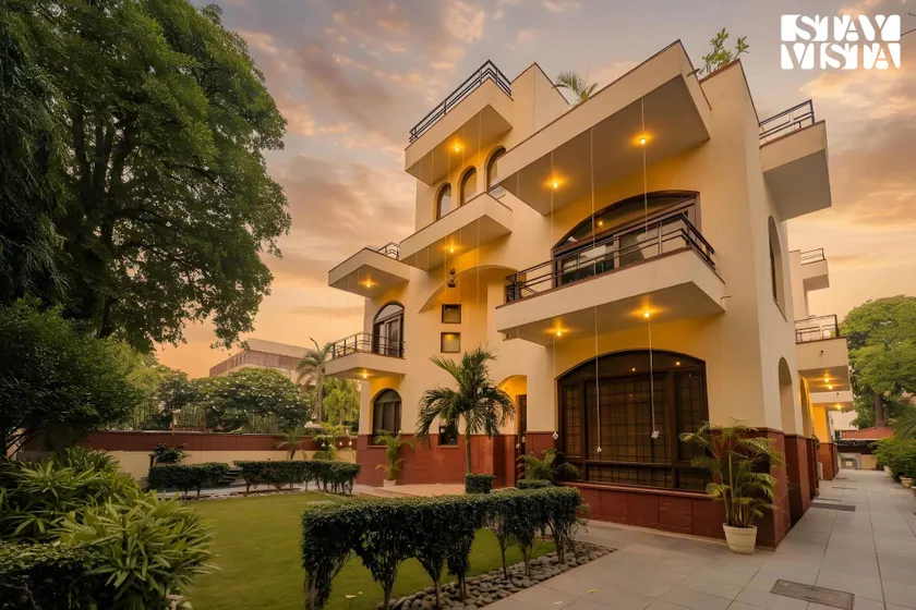 StayVista Residences at Moets Palm with BBQ, Bonfire & Theatre - Image 1