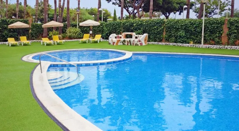 Apartamento de tres dormitorios en primera linea de playa en Marina d Or - Image 1