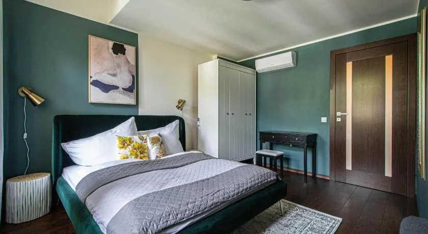 Quite Loft with Balcony and 3 Air Conditioners - Image 1