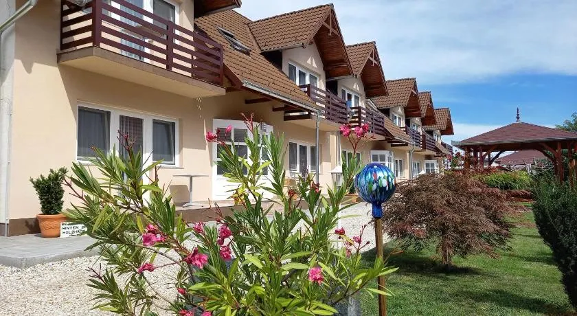 Petrovics Apartmanház 1 - Image 1