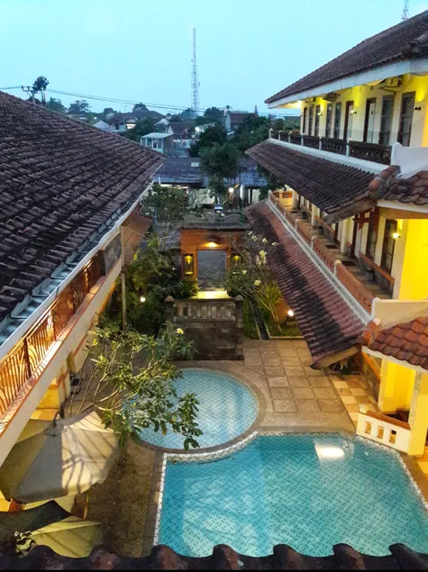 Arondari Hotel - Image 1