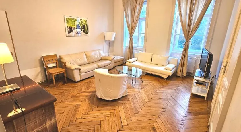 Sobieski Sigmund Freud Apartment - Image 1