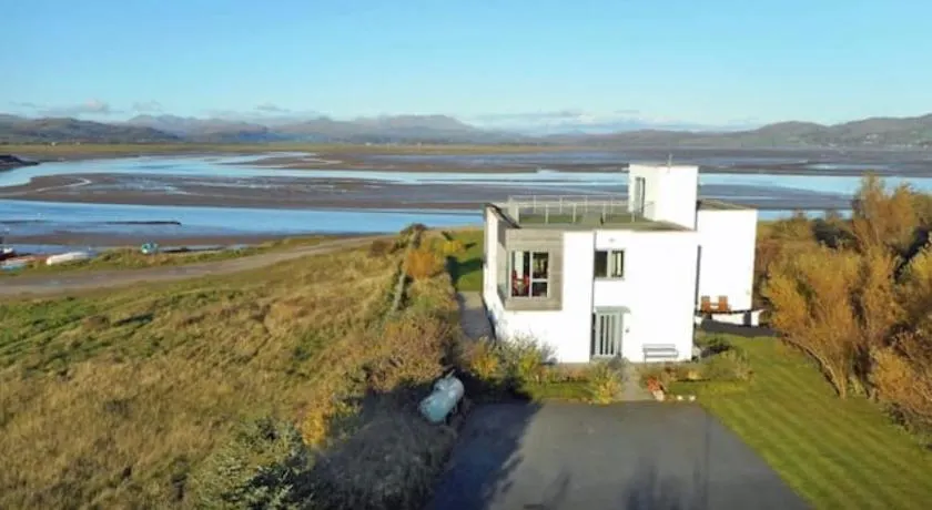 HH Accommodation - Image 1