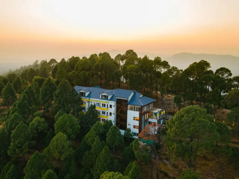 The Hosteller Lansdowne - Image 1
