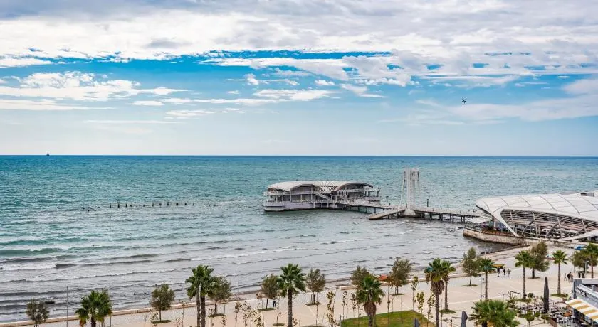 Aria Seaside Tranquility Apartments - Image 1