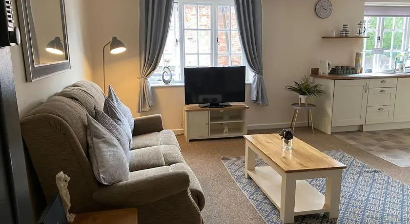 Apartment - Sleeps 2 - Pet friendly - Parking - Image 1