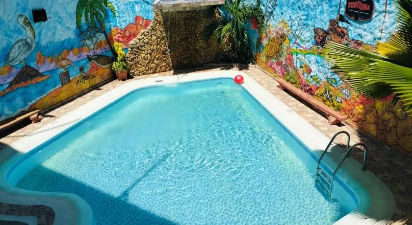 Hotel Plaza Confort Inn - Image 1