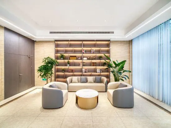 Galaxy Four Seasons City Hotel - Image 1
