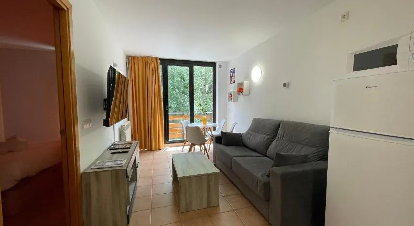 Apartamento junto a pistas en Canillo 2-8 HUT-7852 - Image 1