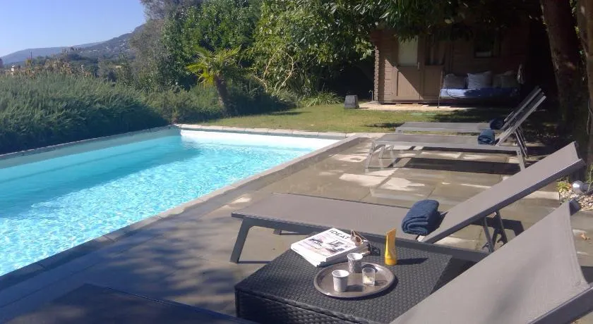 La MoMA 2 - Image 1