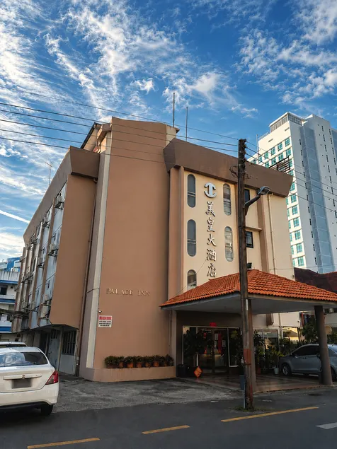 Palace Inn - Image 1