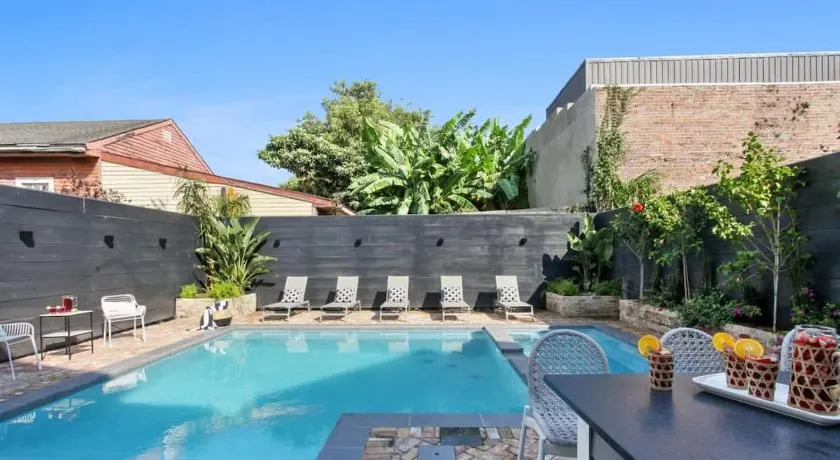 New Stylish Renovation Heated Pool & Spa - Image 1