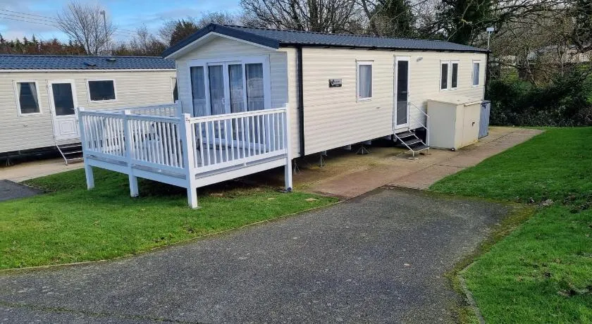 "Malton" LG27 Pet Friendly - Image 1