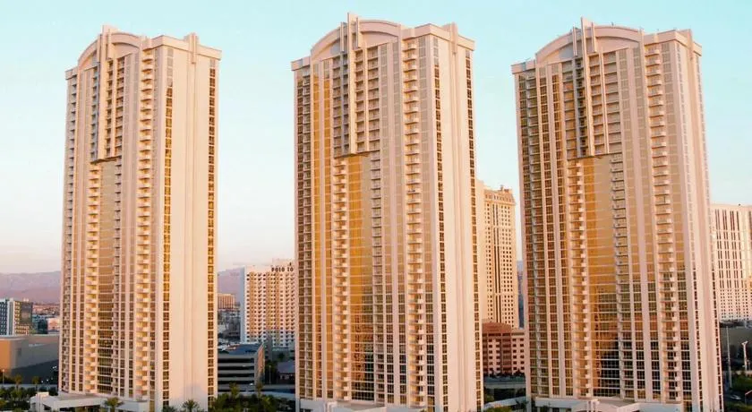 Jet Luxury at The Signature Condo Hotel - Image 1
