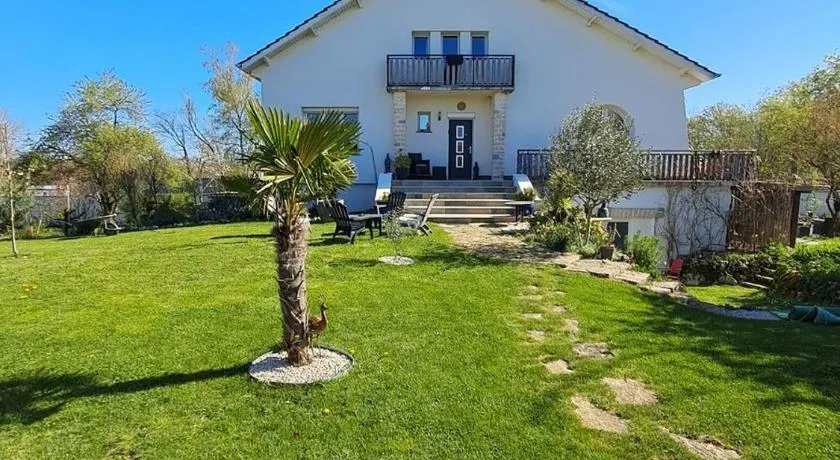 La Maison - Image 1