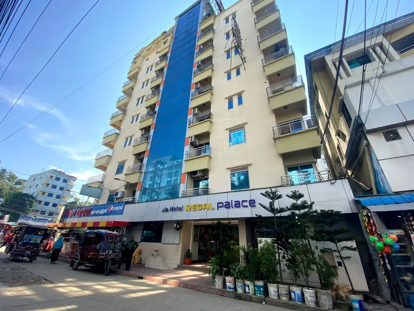 Hotel Regal Palace - Image 1