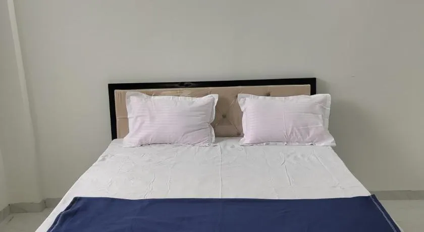 Hotel Prime Lodging - Image 1