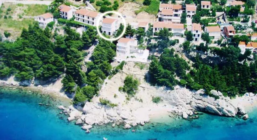 Cliff house Pisak - Image 1