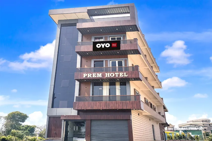 Spot On PREM PALACE HOTEL & RESTAURANT - Image 1