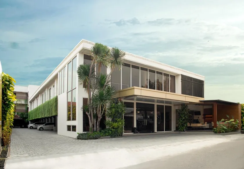 Lunara Home Living by Daphna Management - Image 1