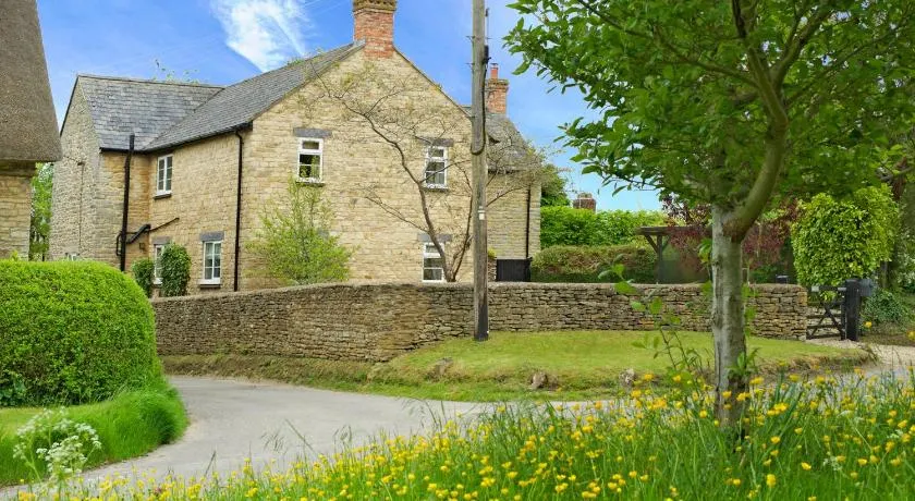 Brook Farm Cottage - Image 1
