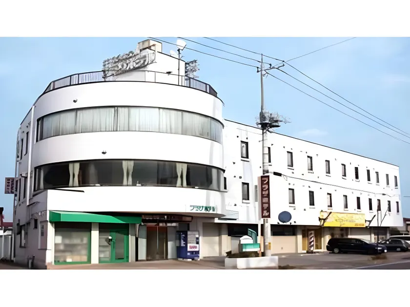 Plaza Hotel - Image 1