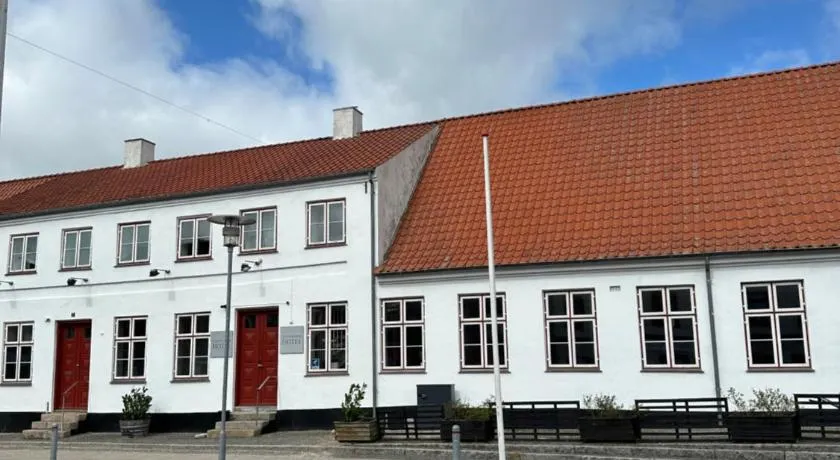 VISIONHOUSE Hotel - Image 1
