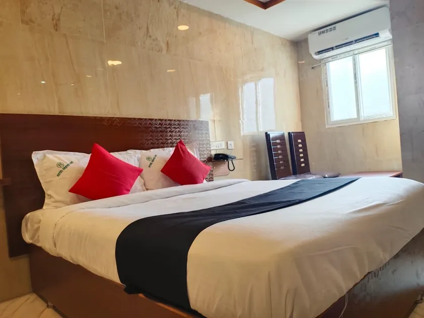 Hotel Sindhu Inn - Image 1