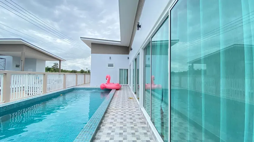 Grand Pool Villa เขื่อนอุบลรัตน์ - Image 1