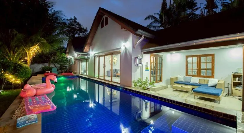 Pool Villas by Honey - Luxury Family Resort-8 km from Beach & Nightlife - Image 1