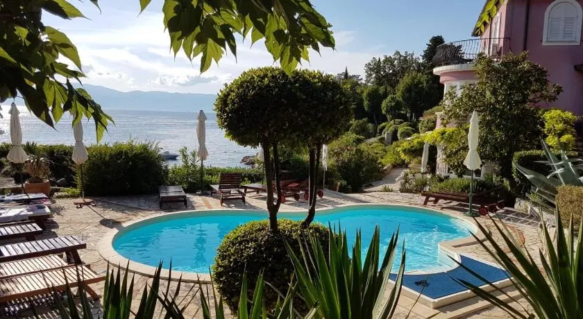 Villa Dora - Boutique Apartments - Image 1