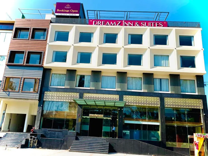 Dreamz Inn and Suites - Image 1