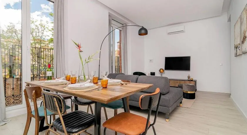 Apartment with Balconies in La Latina by Batuecas - Image 1