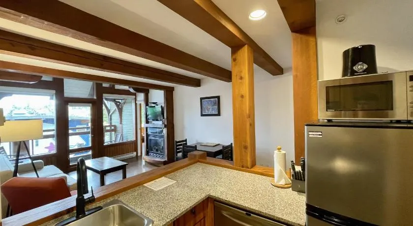 Great Condo In Excellent Location - Waterfront Building - Seaside - Image 1
