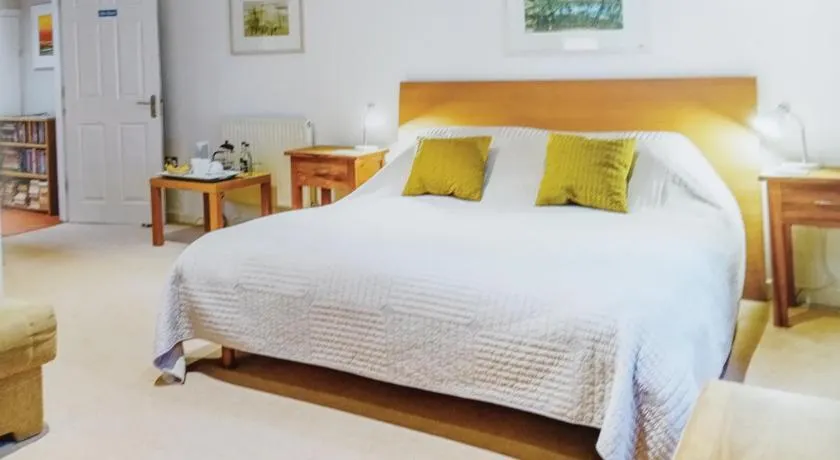 The Boat House Bed and Breakfast - Image 1